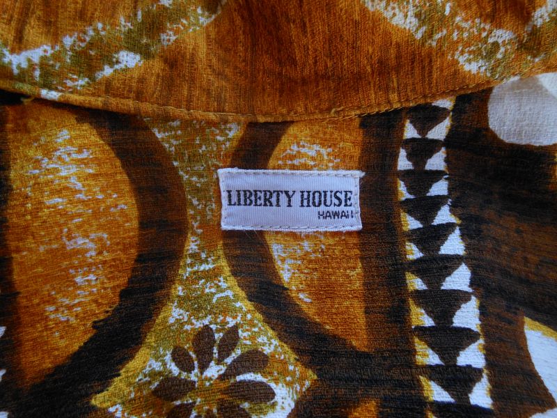 Vintage 60s Mens Hawaiian Shirt - Tiki Tapa Horizontal Print Cotton Barkcloth Shirt by Liberty House Hawaii - Size M Vintage 60s Mens Hawaiian Shirt - Tiki Tapa Horizontal Print Cotton Barkcloth Shirt by Liberty House Hawaii - Size M