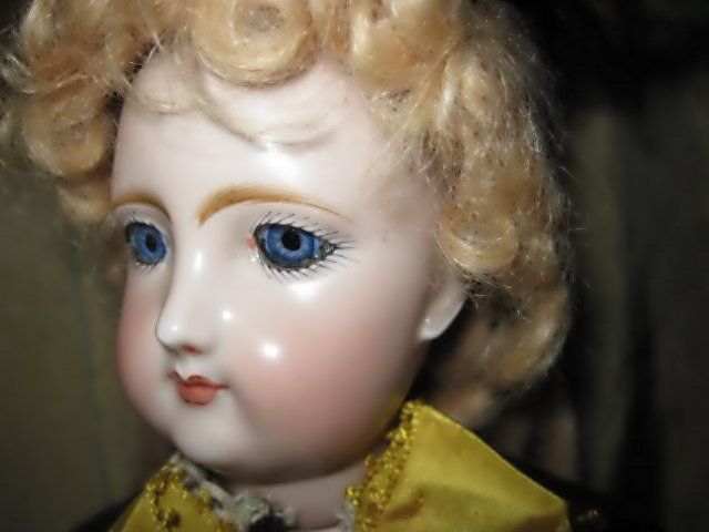 French Fashion Poupee' China Doll with Closed Mouth and Original Body French Fashion Poupee' China Doll with Closed Mouth and Original Body