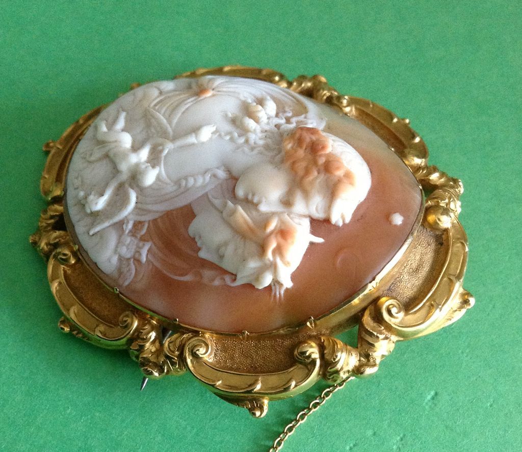 Fabulous Quality Shell Cameo of the Allegory of Night and Day Fabulous Quality Shell Cameo of the Allegory of Night and Day