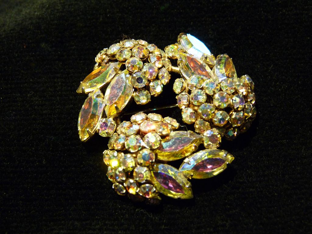 Aurora Borealis Signed Sherman Brooch. Aurora Borealis Signed Sherman Brooch.
