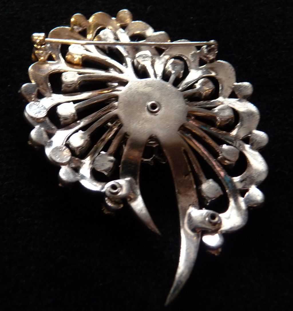 Unsigned Sterling Retro Brooch. Unsigned Sterling Retro Brooch.