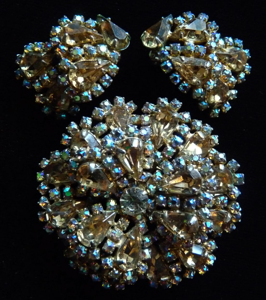 Brown Floral Signed Sherman Pin and Earring Set Brown Floral Signed Sherman Pin and Earring Set