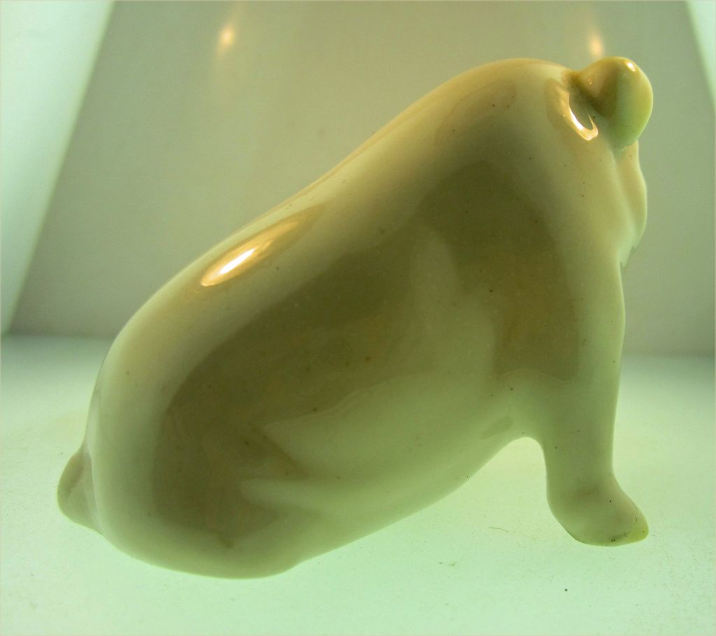 Belleek Piglet Ireland Piggy Porcelain Pig Belleek Piglet Ireland Piggy Porcelain Pig