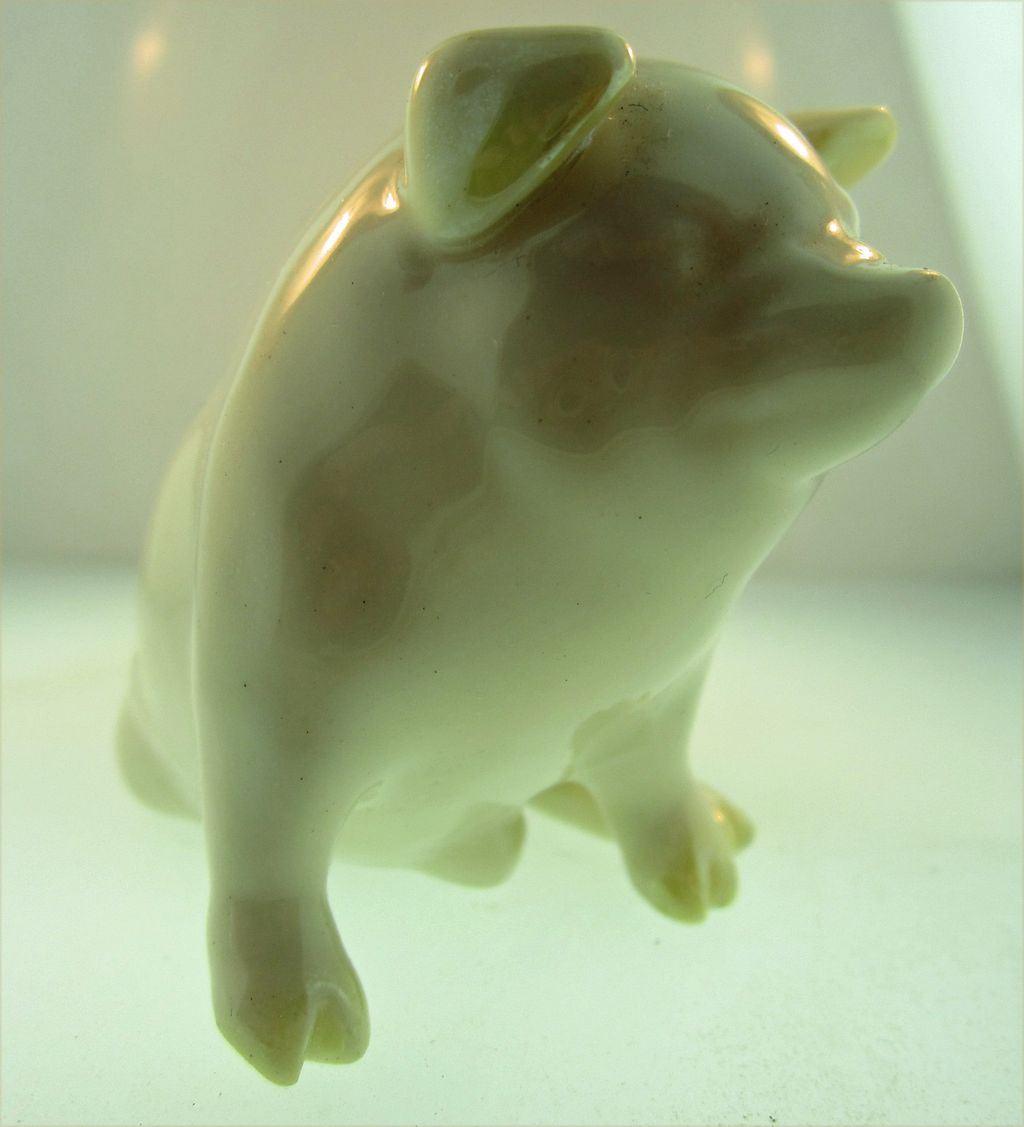 Belleek Piglet Ireland Piggy Porcelain Pig Belleek Piglet Ireland Piggy Porcelain Pig
