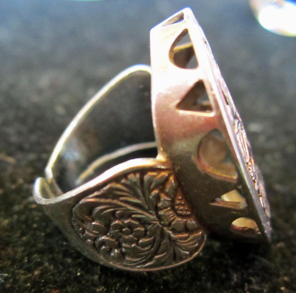 Vintage Sterling Silver Israel Filagree Ring With Floral Accents Vintage Sterling Silver Israel Filagree Ring With Floral Accents