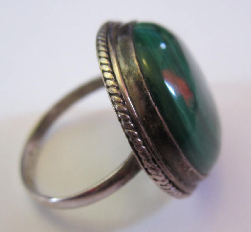 Vintage Sterling Silver Malachite Cabochon Ring Vintage Sterling Silver Malachite Cabochon Ring