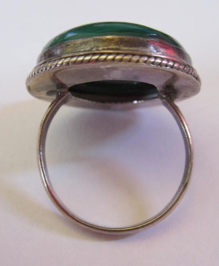 Vintage Sterling Silver Malachite Cabochon Ring Vintage Sterling Silver Malachite Cabochon Ring