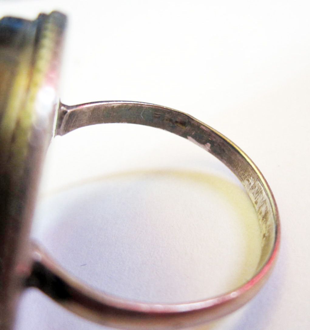 Vintage Sterling Silver Malachite Cabochon Ring Vintage Sterling Silver Malachite Cabochon Ring