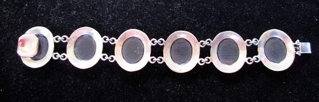 Vintage Sterling Silver Marcasite Round Onyx Bracelet Vintage Sterling Silver Marcasite Round Onyx Bracelet