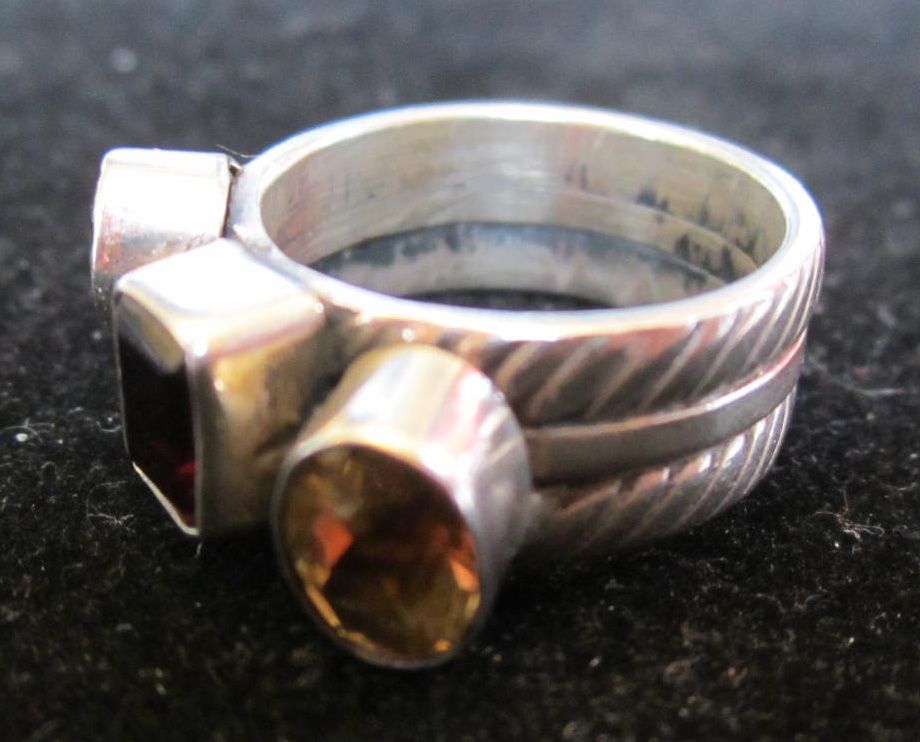 Vintage Sterling Silver Peridot Garnet Citrine Ring Vintage Sterling Silver Peridot Garnet Citrine Ring