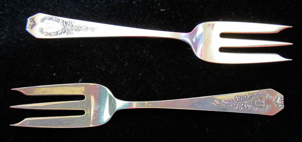Pair of Sterling Silver Whiting Madam Jumel Salad Forks Pair of Sterling Silver Whiting Madam Jumel Salad Forks