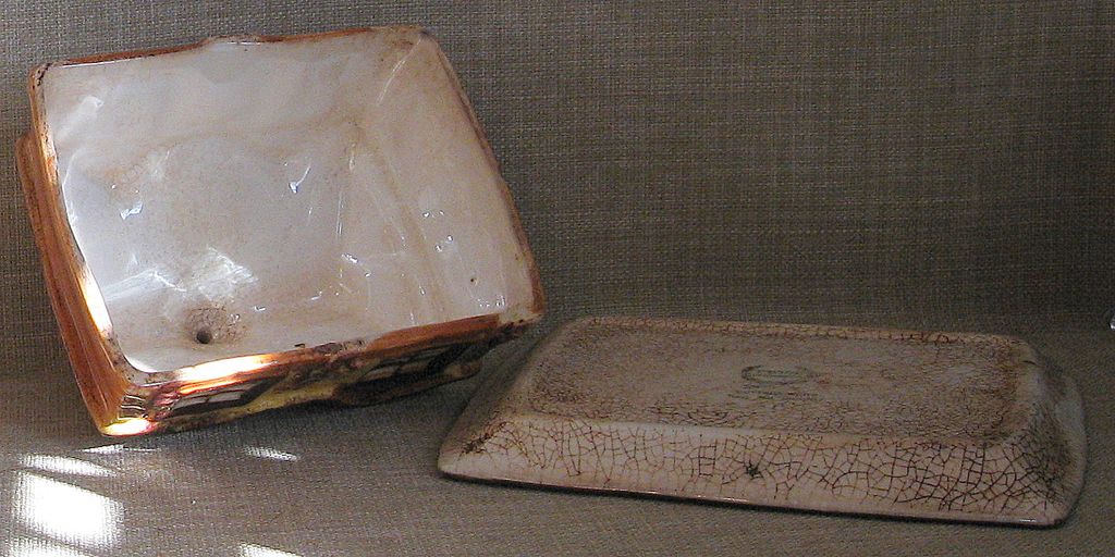 HTF Handpainted Old Price & Kensington Staffordshire Cottage Ware Butter Keeper HTF Handpainted Old Price & Kensington Staffordshire Cottage Ware Butter Keeper