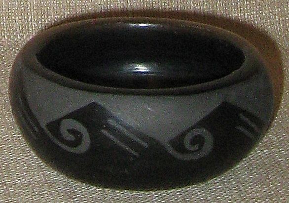 Stunning Handmade SAN ILDEFONSO Pueblo Pottery Blackware Bowl w/Geometric Design Stunning Handmade SAN ILDEFONSO Pueblo Pottery Blackware Bowl w/Geometric Design