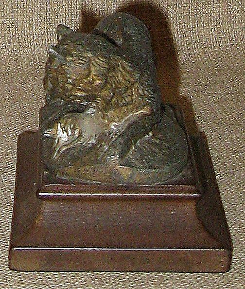 Stunning Antique French Spelter Bronze Cat & Mouse Figurine on Composition Base Stunning Antique French Spelter Bronze Cat & Mouse Figurine on Composition Base