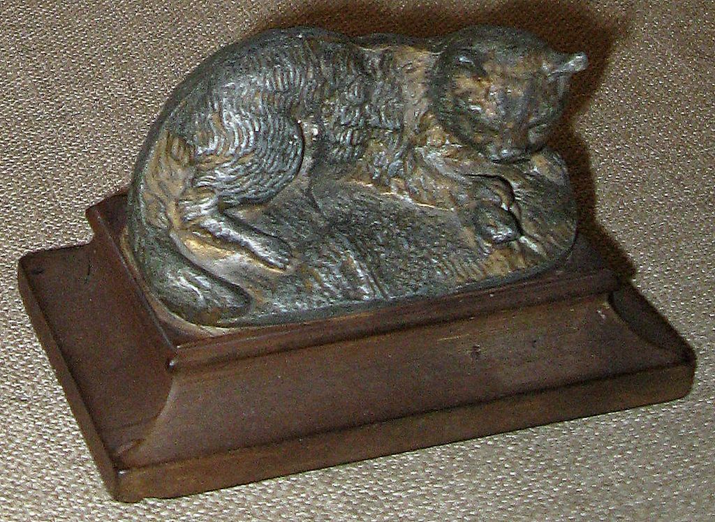 Stunning Antique French Spelter Bronze Cat & Mouse Figurine on Composition Base Stunning Antique French Spelter Bronze Cat & Mouse Figurine on Composition Base