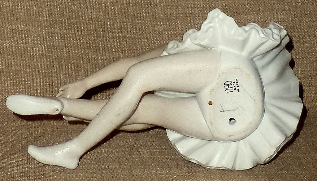 Hard to Find Handpainted Retired LLADRO NAO Porcelain Ballerina Figurine Hard to Find Handpainted Retired LLADRO NAO Porcelain Ballerina Figurine