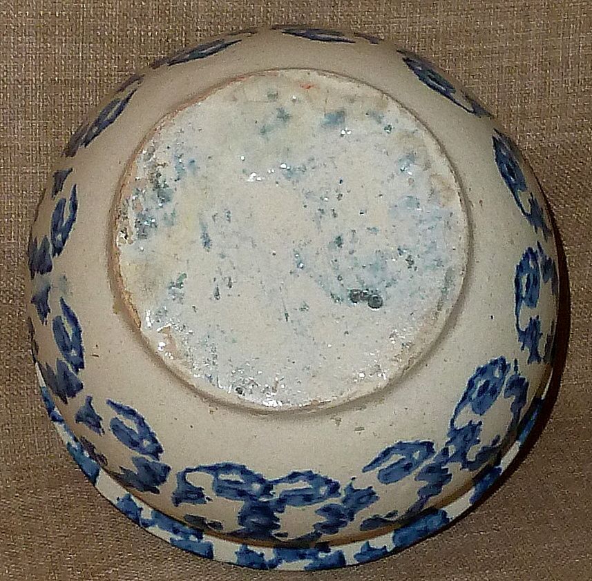 Antique Stoneware Pottery Spongeware Spittoon or Cuspidor Antique Stoneware Pottery Spongeware Spittoon or Cuspidor