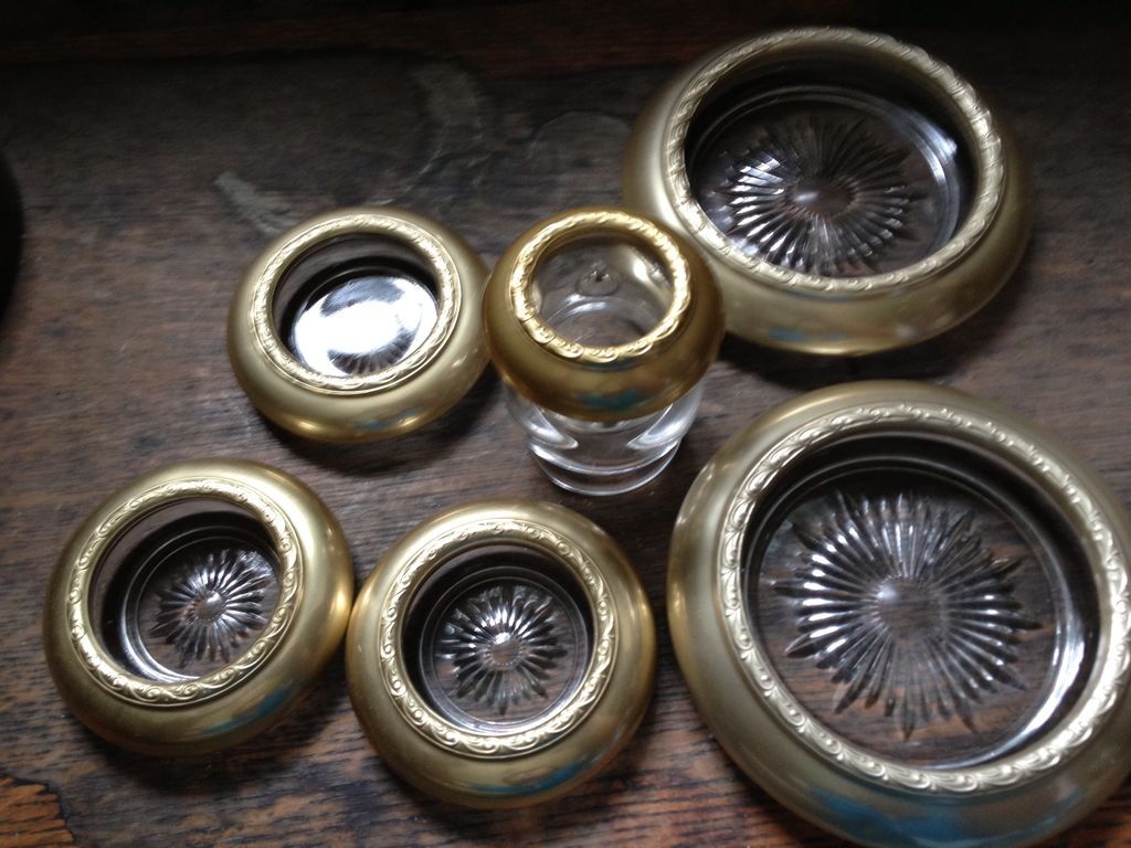 Vintage 6 piece smoking set of glass with gold metal rims, ashtrays and cigarette holder Vintage 6 piece smoking set of glass with gold metal rims, ashtrays and cigarette holder