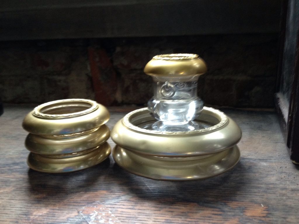 Vintage 6 piece smoking set of glass with gold metal rims, ashtrays and cigarette holder Vintage 6 piece smoking set of glass with gold metal rims, ashtrays and cigarette holder