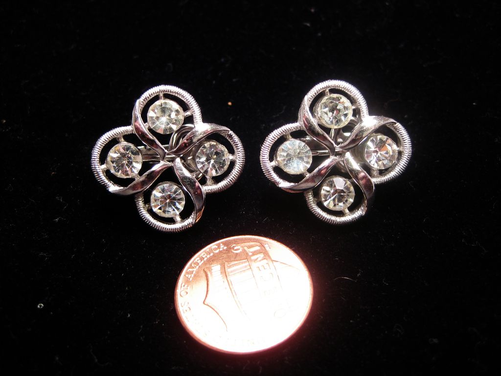 Gorgeous Crown Trifari Silver & Rhinestone Earrings Clip On Gorgeous Crown Trifari Silver & Rhinestone Earrings Clip On