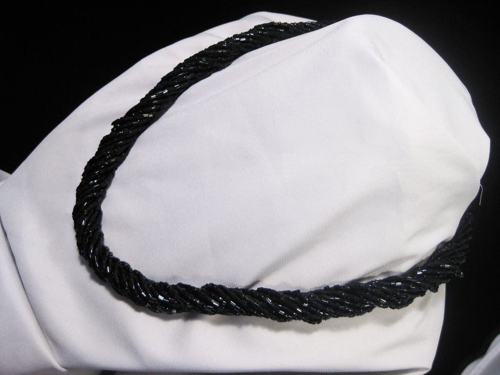 Stylish Twisted Black Seed Bead Necklace Stylish Twisted Black Seed Bead Necklace