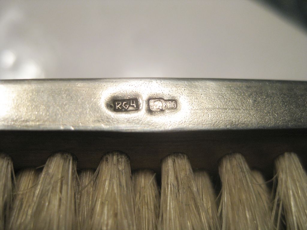 Victorian Small Clothes Brush Hallmarked Silver Top Victorian Small Clothes Brush Hallmarked Silver Top