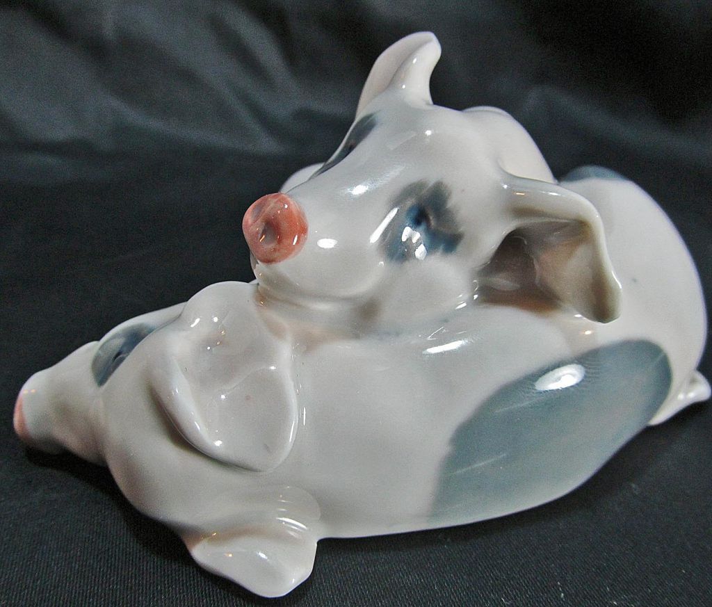 Royal Copenhagen Pair of Piglets #683 Designed by Erik Neilsen in 1906 Royal Copenhagen Pair of Piglets #683 Designed by Erik Neilsen in 1906
