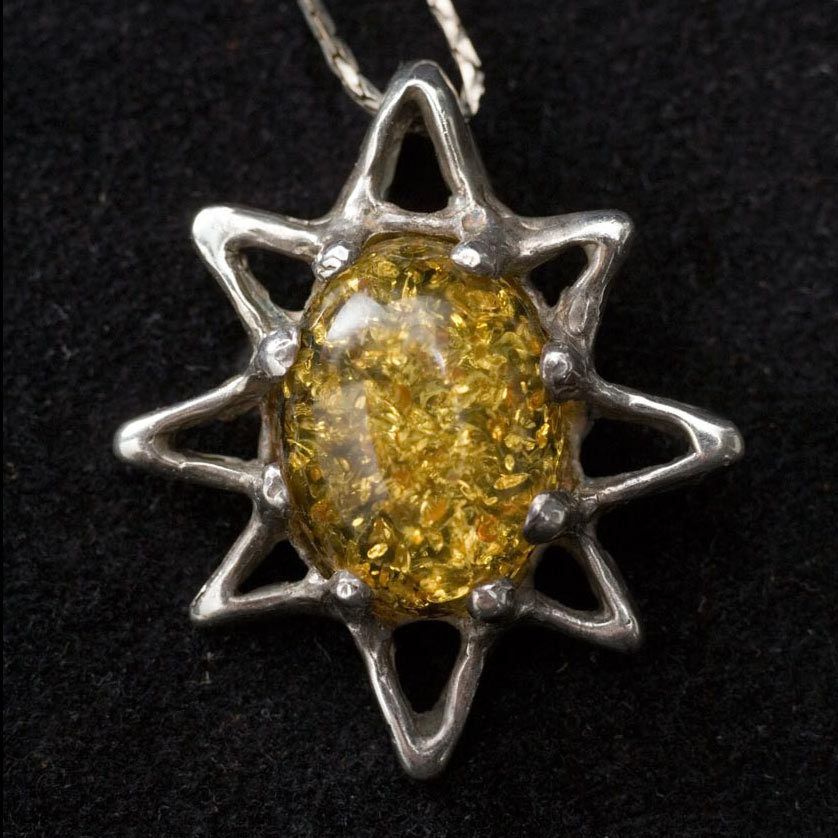 Vintage 1970's-80's Faux Amber Cast Necklace Vintage 1970's-80's Faux Amber Cast Necklace