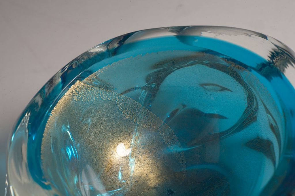 Murano glass bowl by Flavio Poli for Seguso, circa 1930's-1950's Murano glass bowl by Flavio Poli for Seguso, circa 1930's-1950's
