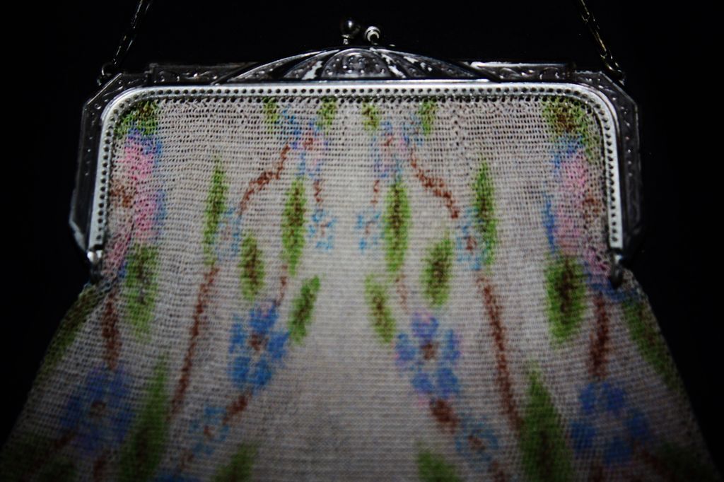 Vintage Whiting & Davis Dresden Style Enameled Mesh Purse Vintage Whiting & Davis Dresden Style Enameled Mesh Purse
