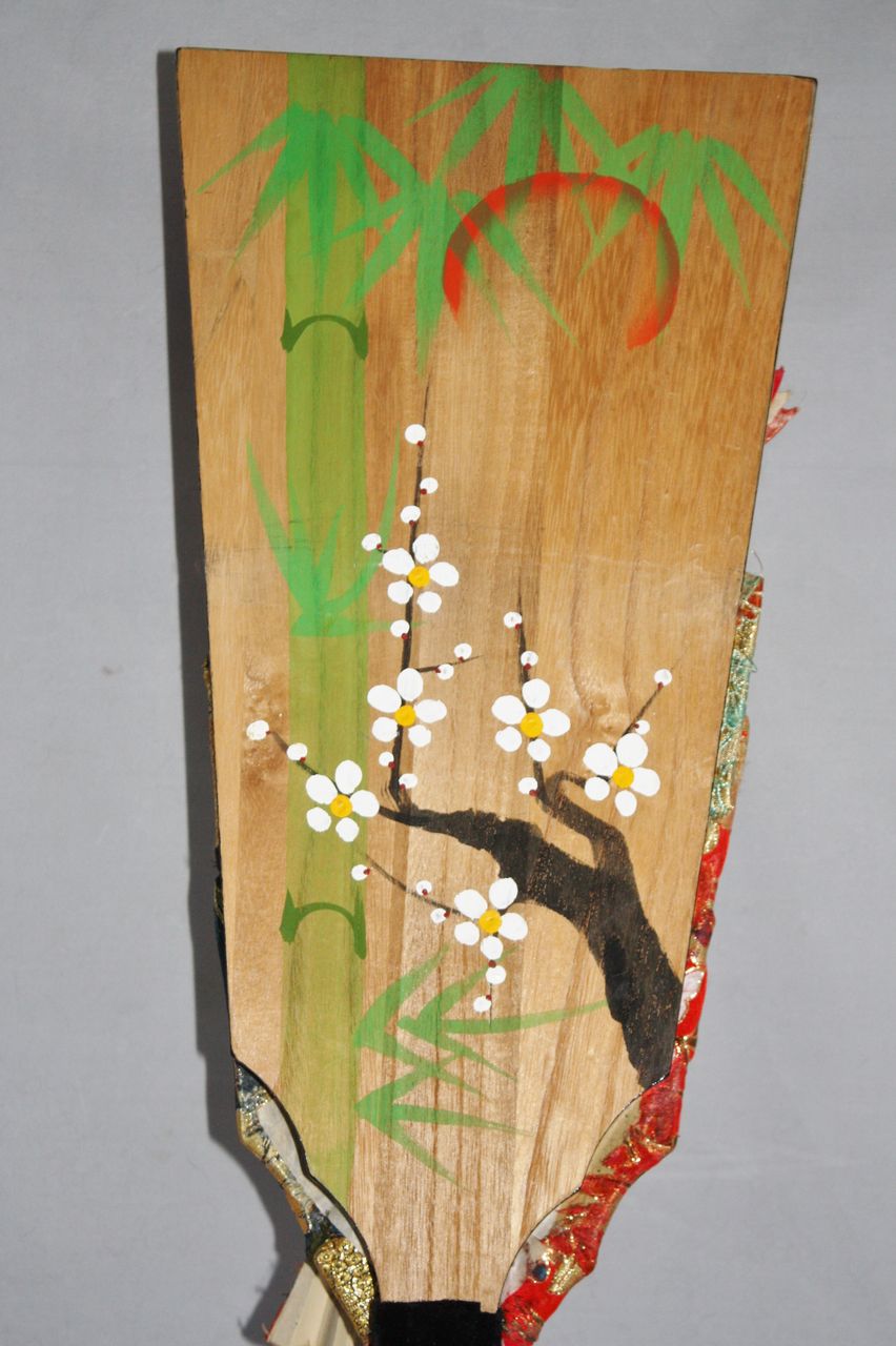 Vintage Geisha Oshi-e Hagoita Paddle Decorative Japanese 3D Art on Stand Vintage Geisha Oshi-e Hagoita Paddle Decorative Japanese 3D Art on Stand