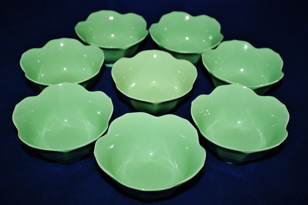 Vintage 8 Piece Set Seafoam Green Ceramic Lotus Shape Dessert Bowls Vintage 8 Piece Set Seafoam Green Ceramic Lotus Shape Dessert Bowls