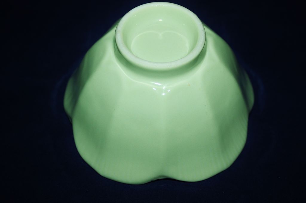 Vintage 8 Piece Set Seafoam Green Ceramic Lotus Shape Dessert Bowls Vintage 8 Piece Set Seafoam Green Ceramic Lotus Shape Dessert Bowls
