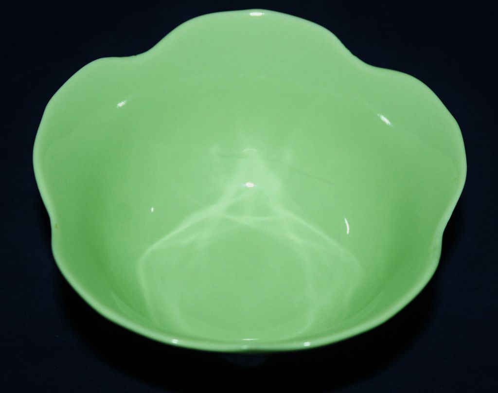 Vintage 8 Piece Set Seafoam Green Ceramic Lotus Shape Dessert Bowls Vintage 8 Piece Set Seafoam Green Ceramic Lotus Shape Dessert Bowls