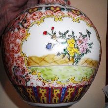 Antique Chinese Export-Famille Verte Bottle Vase Antique Chinese Export-Famille Verte Bottle Vase