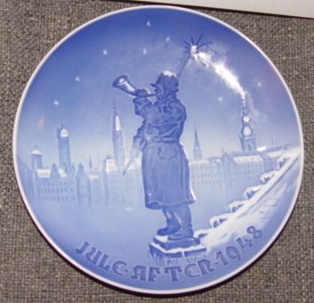 1948 Bing and Grondahl Christmas Plate "Watchman" 1948 Bing and Grondahl Christmas Plate "Watchman"