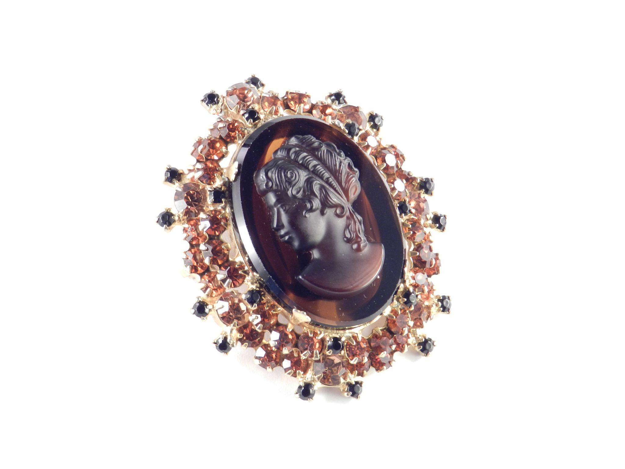 Juliana D & E Rhinestone Art Glass Cameo Brooch Pin Pendant Delizza Elster Juliana D & E Rhinestone Art Glass Cameo Brooch Pin Pendant Delizza Elster