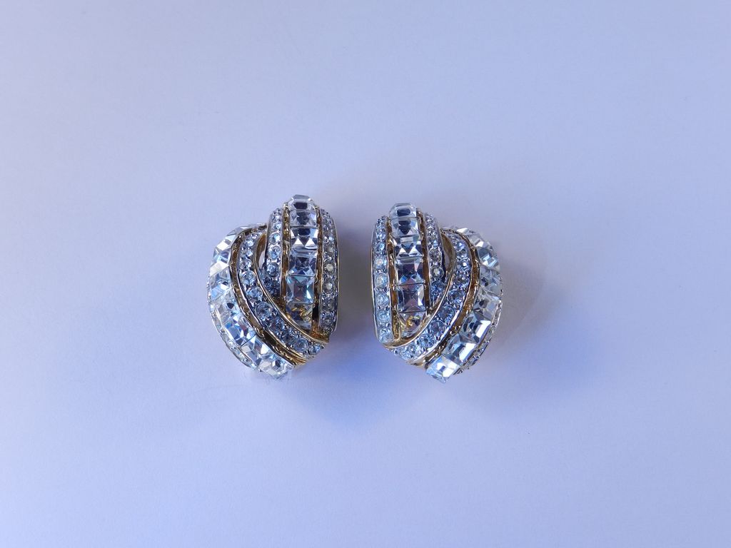 Nina Ricci Rhinestone Earrings 1980s Vintage Nina Ricci Rhinestone Earrings 1980s Vintage