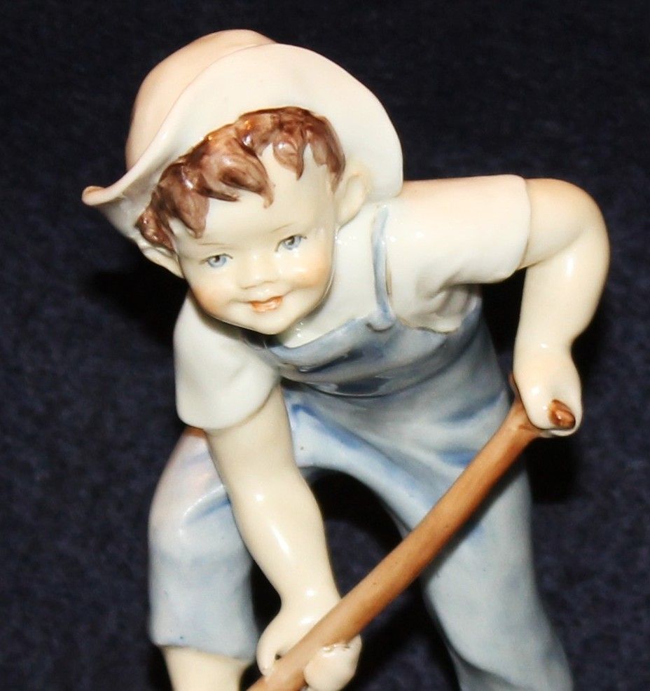 Royal Worcester Saturday's Child Shreve Crumps & Low Royal Worcester Saturday's Child Shreve Crumps & Low