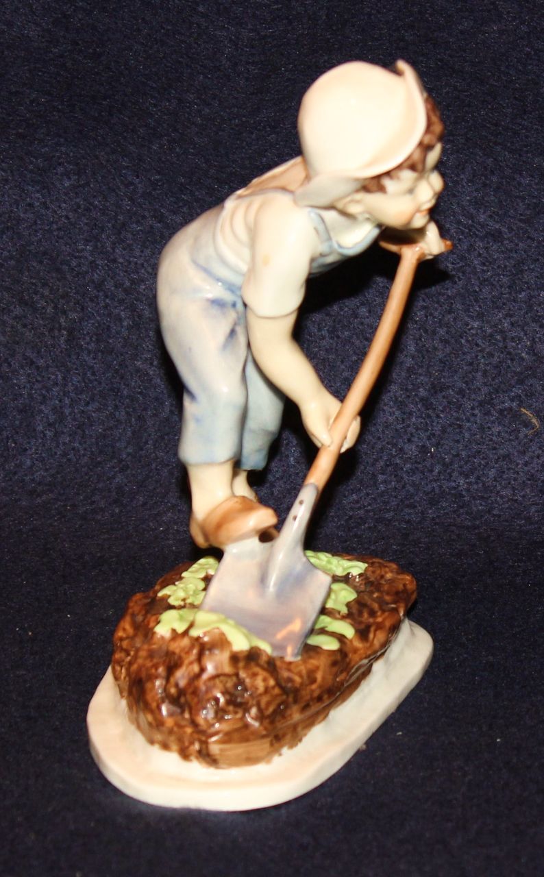 Royal Worcester Saturday's Child Shreve Crumps & Low Royal Worcester Saturday's Child Shreve Crumps & Low
