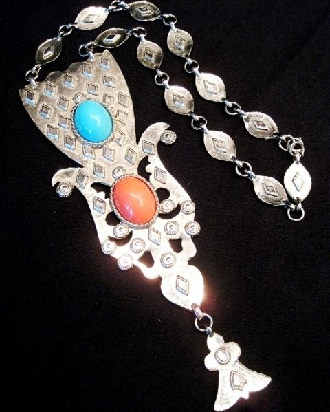 Pauline Rader Massive Etruscan Lucite Pendant Necklace Pauline Rader Massive Etruscan Lucite Pendant Necklace