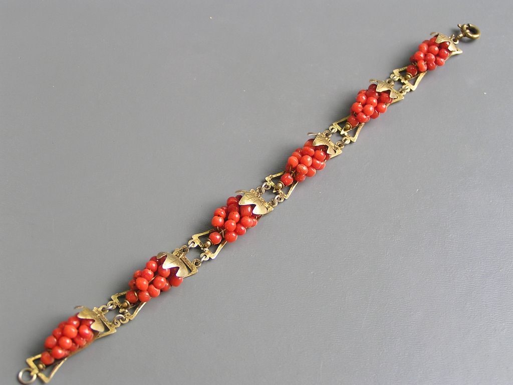 Vintage Genuine Coral Grape Cluster Silver Bracelet Vintage Genuine Coral Grape Cluster Silver Bracelet