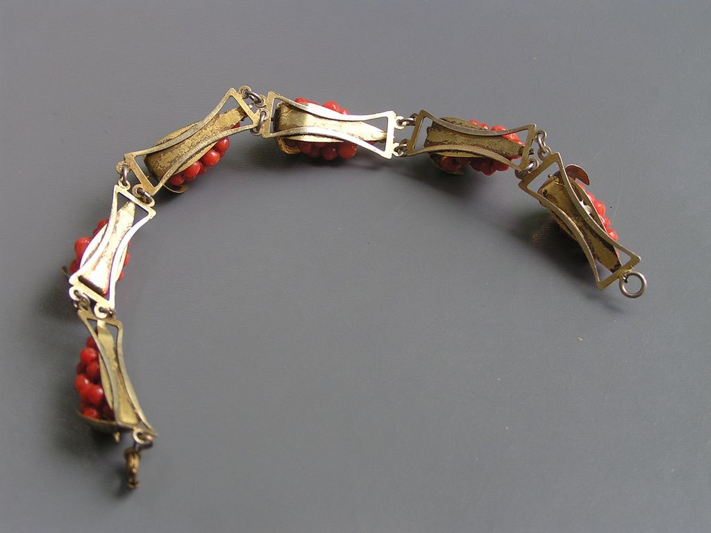 Vintage Genuine Coral Grape Cluster Silver Bracelet Vintage Genuine Coral Grape Cluster Silver Bracelet