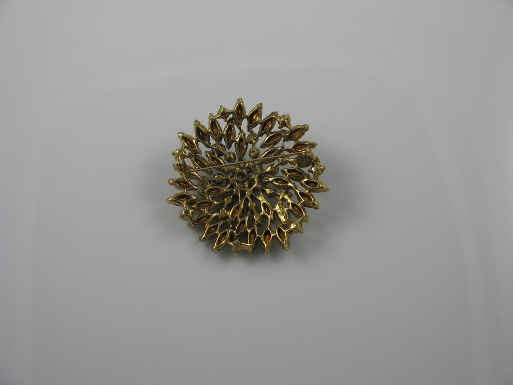 Large Forest Green Unmarked Brooch Large Forest Green Unmarked Brooch