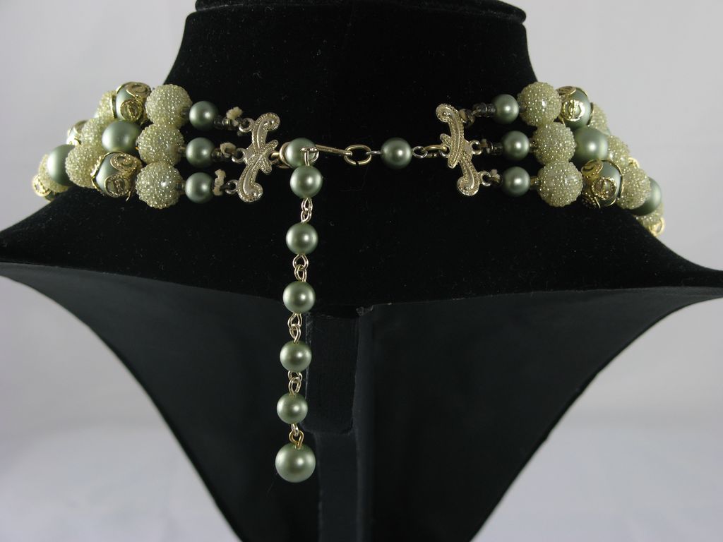 Vintage Pale Green Three Strand Necklace Vintage Pale Green Three Strand Necklace