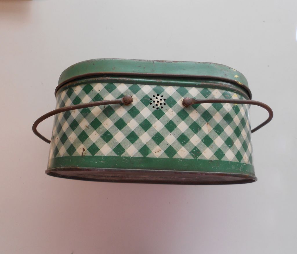 Vintage Lunch Pail Tin 1940s Green White Checkered Two Compartments Vintage Lunch Pail Tin 1940s Green White Checkered Two Compartments