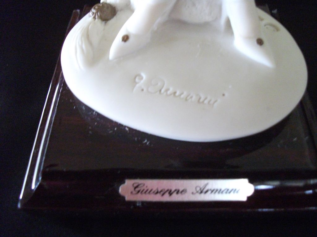 Giuseppe Armani Capodimonte Figurine Lady with Dog Giuseppe Armani Capodimonte Figurine Lady with Dog