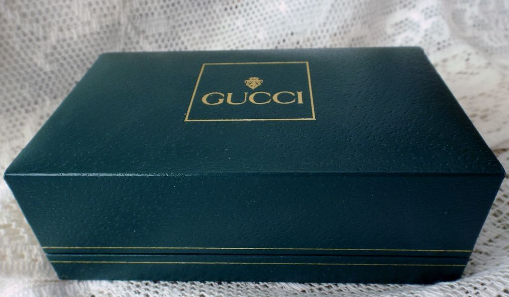 GUCCI Authentic Gold Plated Bangle Bracelet Watch Boxed with Interchangeable Bezels GUCCI Authentic Gold Plated Bangle Bracelet Watch Boxed with Interchangeable Bezels