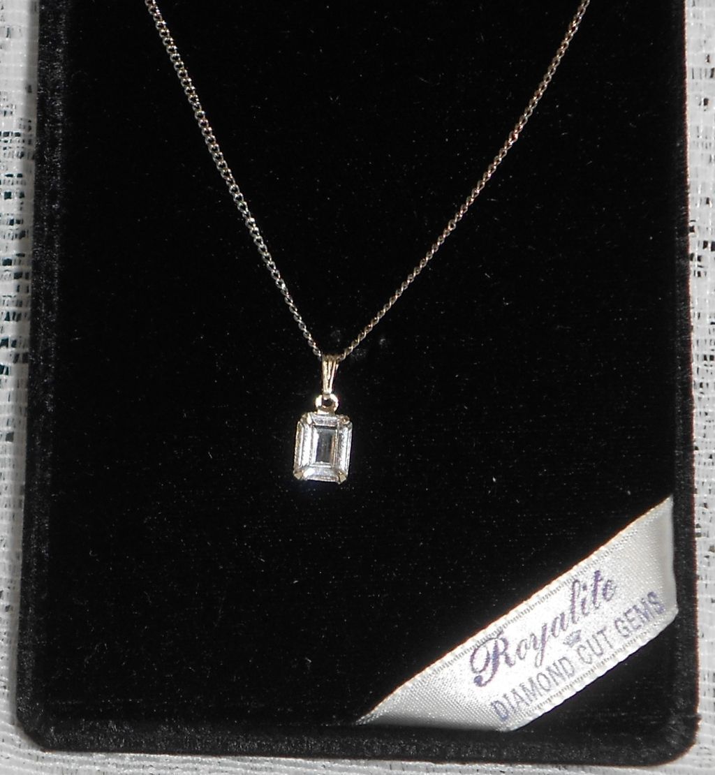 Royalite Pendant and Earring Set Boxed Royalite Pendant and Earring Set Boxed