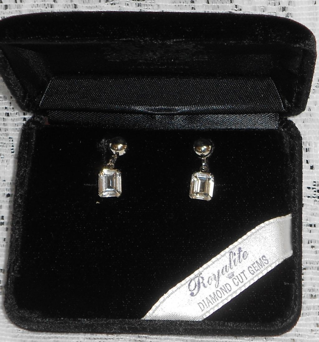 Royalite Pendant and Earring Set Boxed Royalite Pendant and Earring Set Boxed